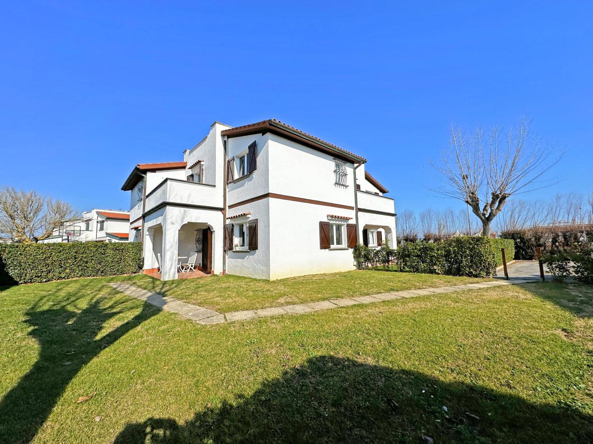 226 - Villaggio Riva Musone Villa Con Portico E Ampio Giardino, Climatizzata, Pulizia, Biancheria E Spiaggia Inclusa Lejlighed Porto Recanati